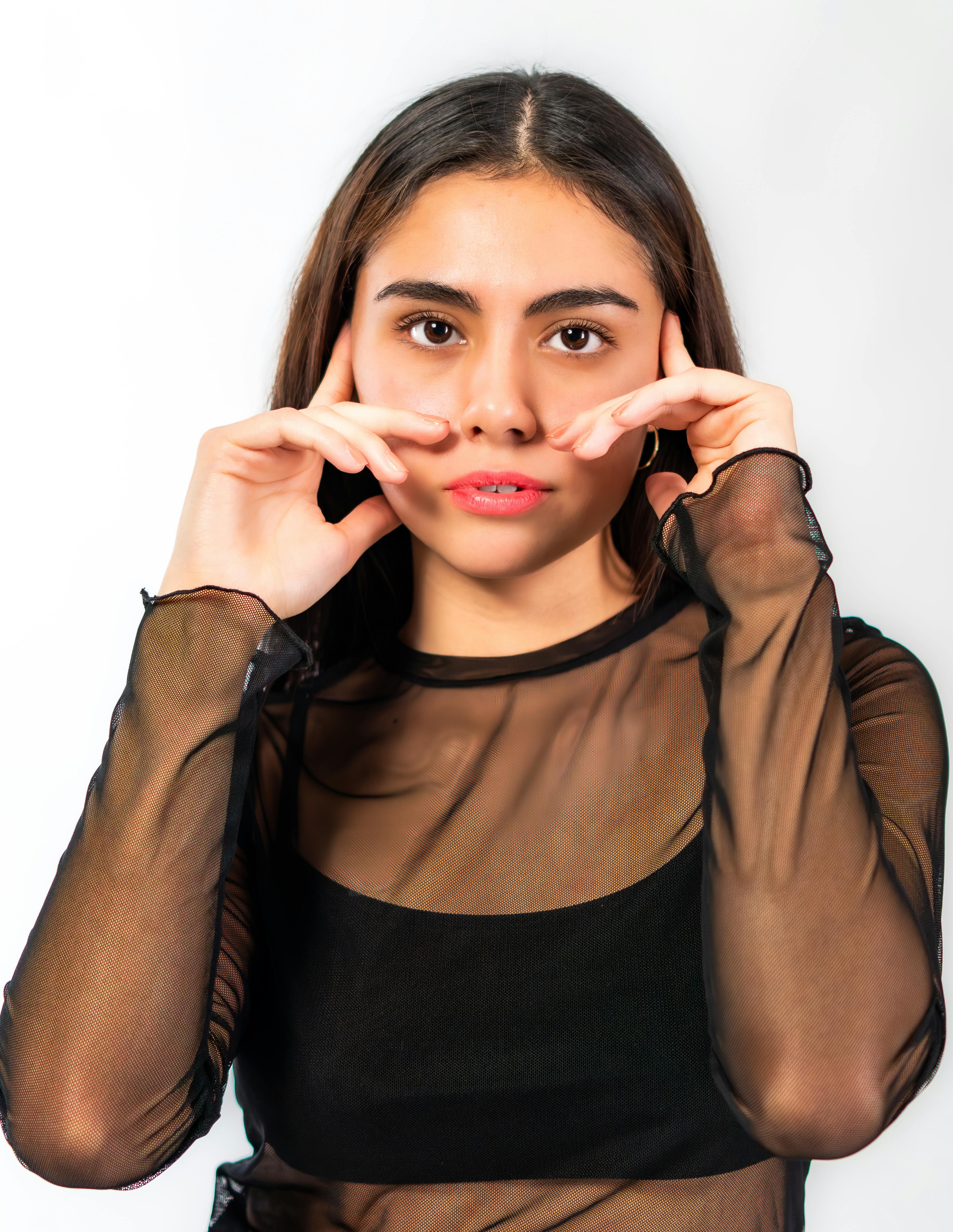 推荐：暗巷光影氛围图